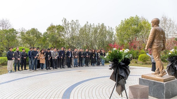 青春华章·豫你同行丨十年再回首 瑞鹏精神照我行