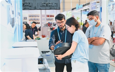 中国服务机器人何以在全球脱颖而出(国际论道)