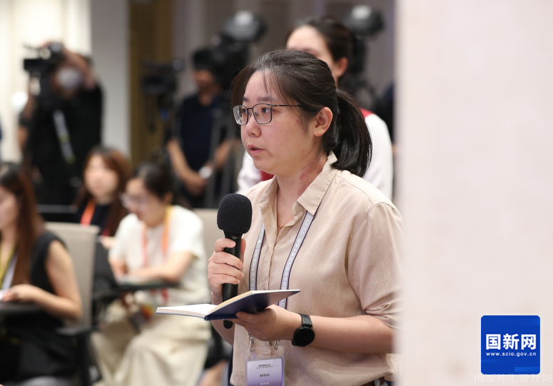 中国证券报记者提问（赵一帆 摄）