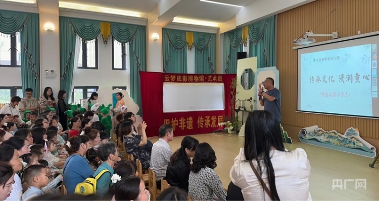 沿着纬度听中国︱楚剧:百年土腔酿新韵