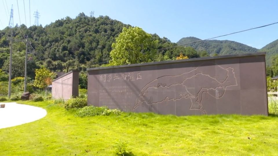 新华视点|各地多维度发力 多元探索绘就乡村振兴新画卷_fororder_4水落