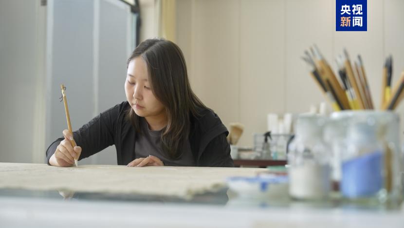 天山脚下,看《新疆新青年》用青春点亮未来