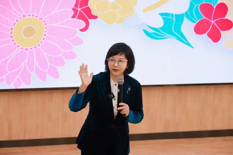 中外妇女热议白皮书,妇女全面发展的“中国经验”获赞