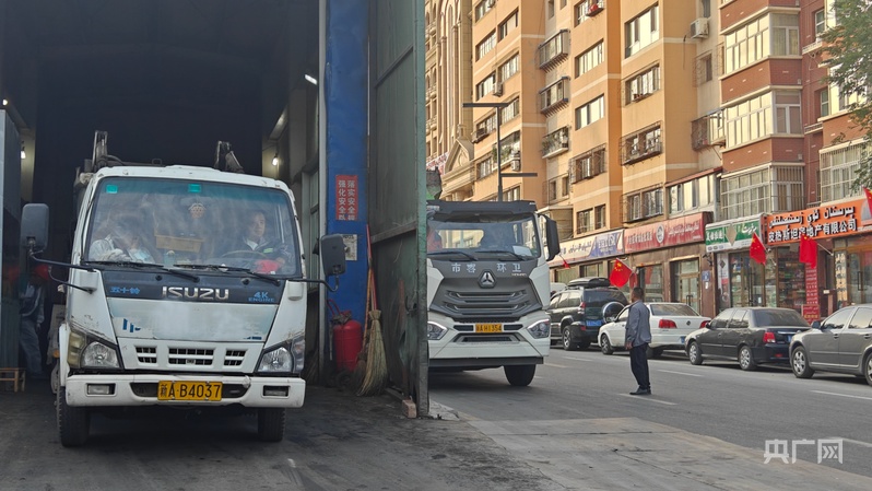【人民城市·温情中国】乌鲁木齐:城市脉动中的民生温度