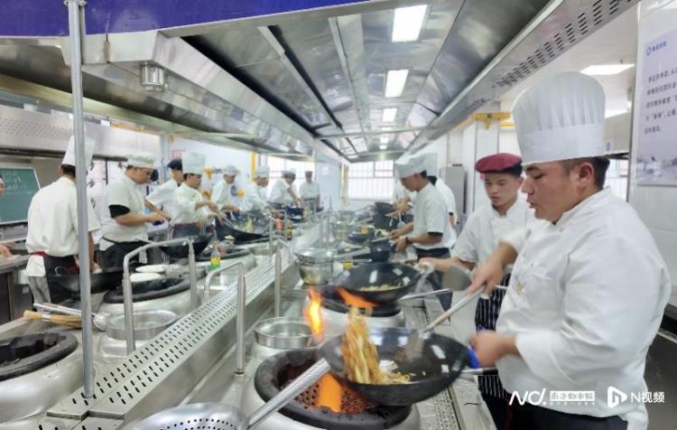 粤暖天山写新篇:广东在教育等多领域支援建设美丽新疆的努力