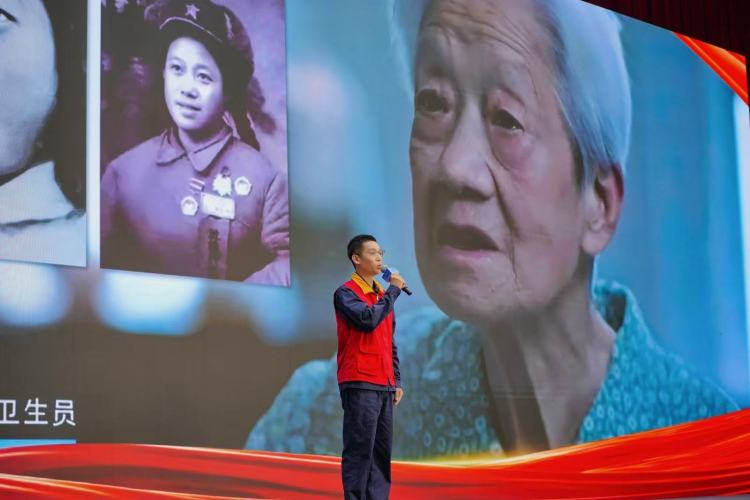 青春华章|这堂思政课点亮三束光,照亮青年强国路