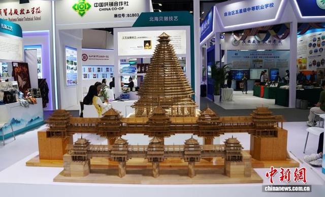 图为广西侗族木构建筑营造技艺展示。中新社记者 黄艳梅 摄