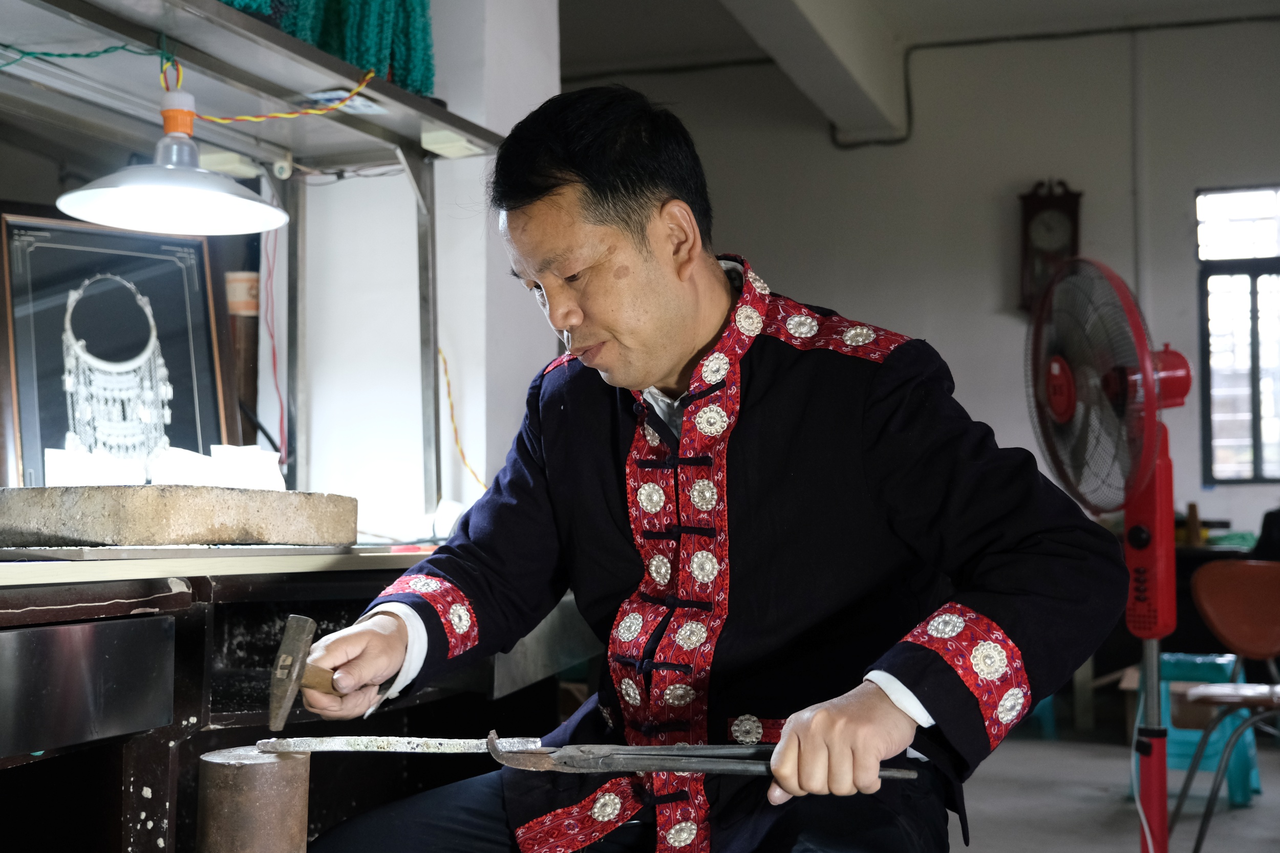 （农行贵州分行创新推出“苗银e贷”助力民族文化产业发展）