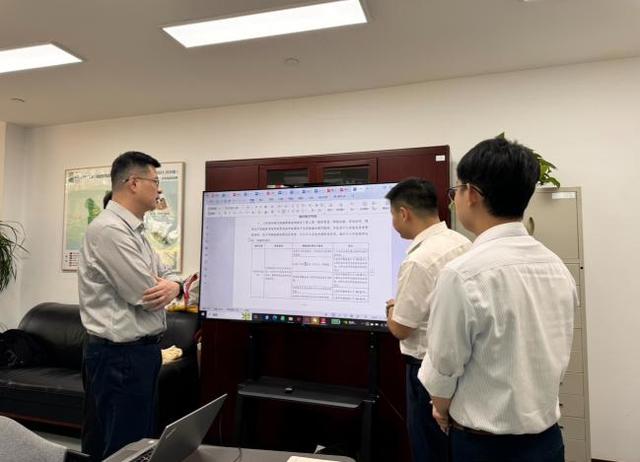 图说：临港新片区数据出境操作指引发布。