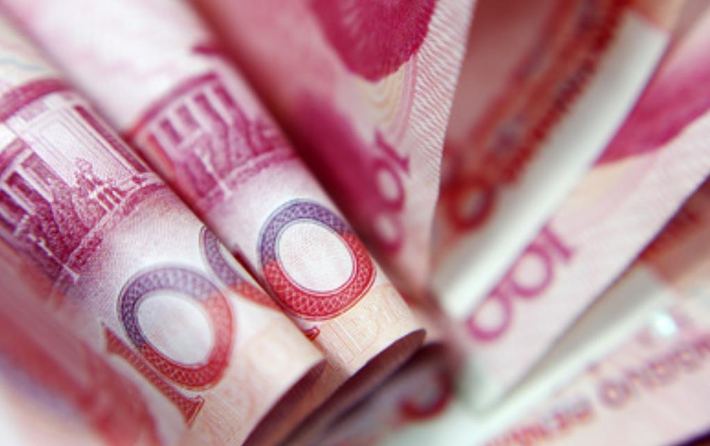 12月31日人民币兑美元中间价报7.0348上升60个基点