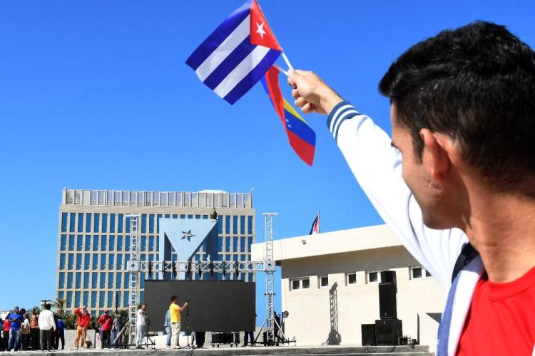 美对委军事行动致大量航班取消 美国游客滞留