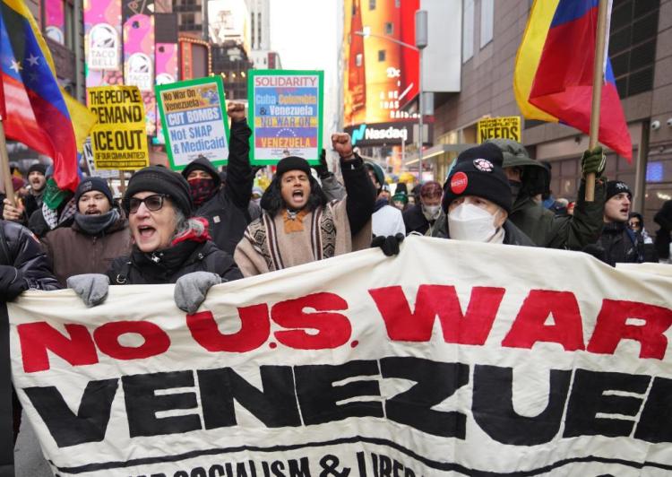 美对委军事行动致大量航班取消 美国游客滞留