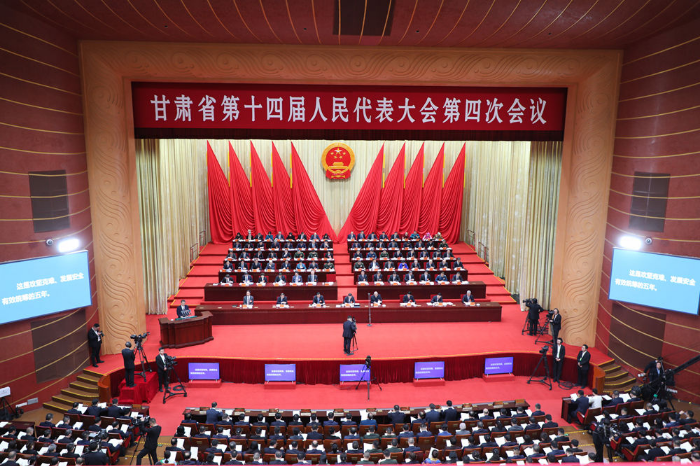 1月27日，甘肃省十四届人民代表大会第四次会议在甘肃大剧院开幕。新华网发（王生元 摄）