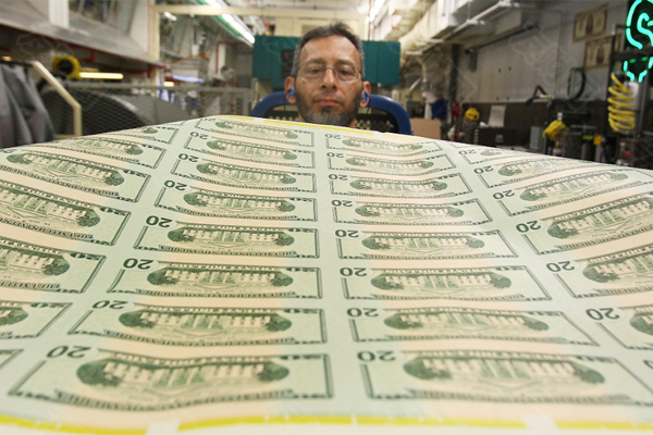 交易者重启货币贬值讨论 美元承压加剧